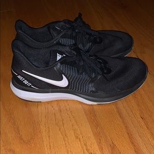 EUC Nike shoes